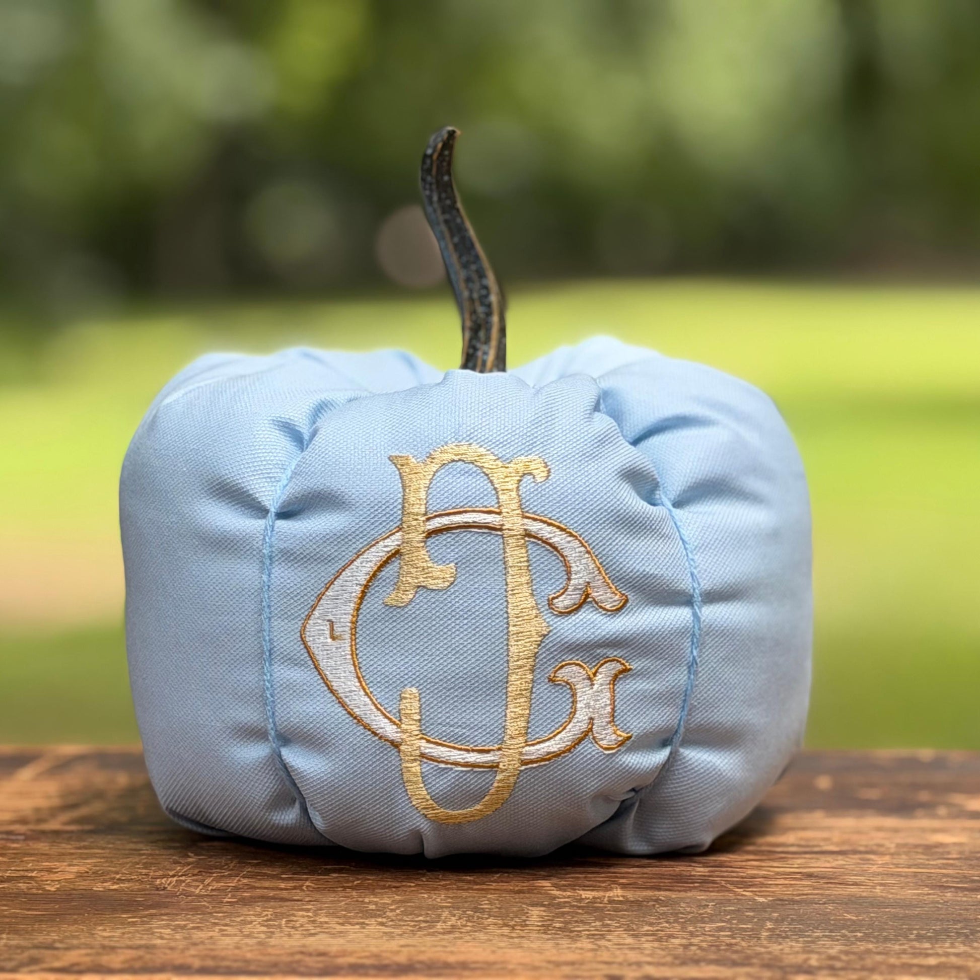 Hydrangea blue cotton piqué pumpkin with a layered gold and ivory monogram